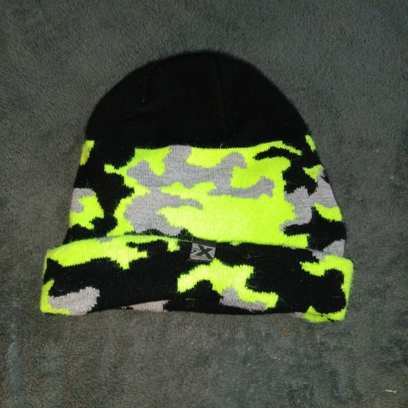 ZeroXposur Versatile Cuffed Beanie - Picture 1 of 3